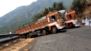 Load Lorrys Risk Turning 827 Dhimbam Hills Hairpin Bend Driving [upl. by Aibara]