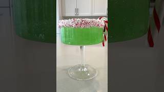 Grinch Mocktail 💚 christmas thegrinch cocktail drink satisfying asmr viralvideo shortsvideo [upl. by Eecyak]