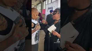 Debra Wilson showing love to successlifeskillsservices2544 at ComicCon debrawilson comiccon [upl. by Agnot504]