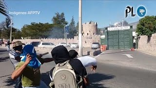 Caso Ayotzinapa Manifestantes atacan cuartel militar en México [upl. by Lehman568]