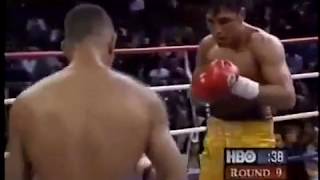 Oscar De La Hoya Vs Hector quotMachoquot Camacho Highlights [upl. by Selinski958]