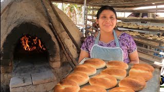 Haciendo Pan En Horno De Leña Para Esta Semana Santa  Juntos Podemos gt [upl. by Leyameg]