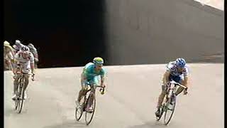 Tour de France 2005 etappe 21 Alexander Vinokourov wint [upl. by Eaj]