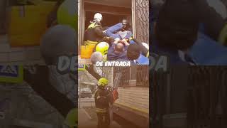 Asi EVACUAN a Hombrer que PESA 300 KG de su Departamento [upl. by Annaj]