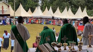 Offertory procession at Bugembe Parish Mass by Fr Bashobora [upl. by Gilbertina]