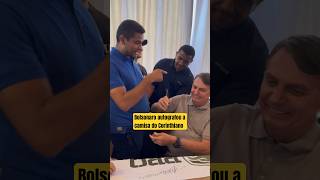 Bolsonaro autografou camisa do Corinthiano [upl. by Nnylhsa783]