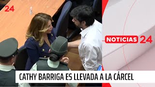 El momento en que Cathy Barriga es llevada a la cárcel  24 Horas TVN [upl. by Enilehcim]