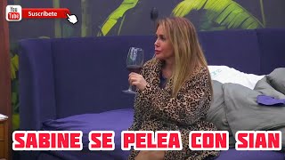 SABINE SE EMBORRACHA Y PELEA CON SIAN EN LA SUITE LA CASA DE LOS FAMOSOS MEXICO 2 EN VIVO [upl. by Cibis30]