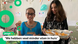 Moslims vieren het Suikerfeest maar zonder veel familie [upl. by Xever]