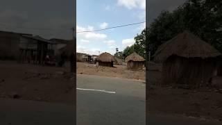 Assim são as casas simples no interior de Moçambique 🇲🇿 África [upl. by Esinyl697]