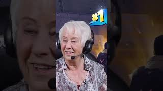 👑Oma gewinnt in fortnite 🧨 shorts [upl. by Assiralc335]