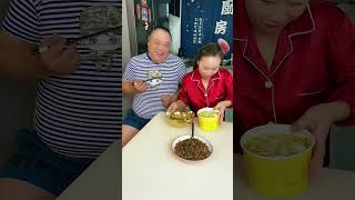 狡猾的老公利用美男计，骗走了我的食物，我却什么都没吃到【朱大帅and依美姐】 [upl. by Greeley738]