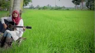 Aku Suka Dia  Ainan Tasneem Official MV HDVideo with Lyric [upl. by Oine]