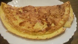 Comment faire une omelette facilement  Omelette lardons fromage [upl. by Nirrek]