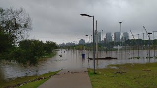 Águas do Guaíba avançam sobre a Orla de Porto Alegre nível do lago estabiliza  22112023 [upl. by Linc]