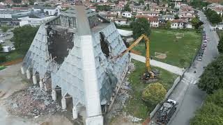 Demolizione Tempio Regina Pacis  SUPERBETON [upl. by Dreher]