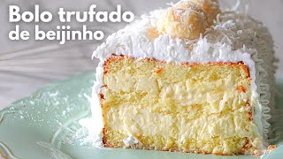 BOLO TRUFADO DE BEIJINHO COM CHOCOLATE BRANCO  RECHEIO CREMOSO DE COCO MARAVILHOSO [upl. by Uyr446]