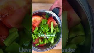 ¿Con jitomate de sobra Haz un GAZPACHO con este ingrediente shortsviral receta [upl. by Yerok]