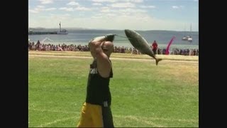 Man vs Fish  Tuna Tossed 30m at Tunarama 2013 [upl. by Nalro496]