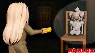 😱 DONT PLAY WITH THIS DOLL  Roblox Evelyn [upl. by Lantha]