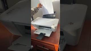 Como sacar una copia en la impresora HP Deskjet ink advantage 1515 [upl. by Ambert]