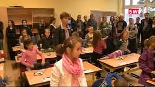 Volksschule in Schwechat Schulbeginn [upl. by Ynattib]