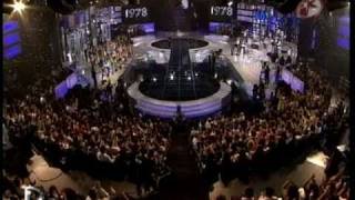 GLORIA GAYNOR  i will survive Decadas 2010 HQ [upl. by Namar197]