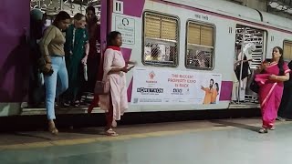 mumbai local train kurla railway station par kitne crowded ladies ki rahti hai mumbailocaltrain [upl. by Orsini876]