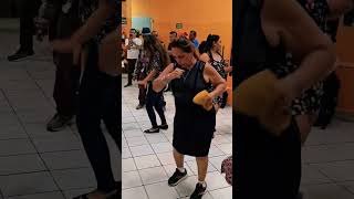 Wow esta bailarina baila al son de la juana la cubana 🎼🎶🎵👏shorts dance baile music short show [upl. by Chandler]