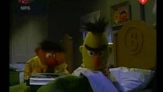 Bert amp Ernie  Ernie schrijft een gedicht [upl. by Allegna]