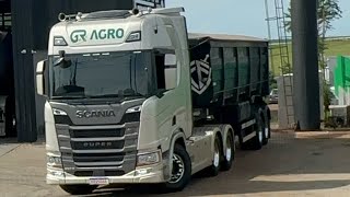 Scania Super 560 pipocando freio motor ðŸ¥µðŸ¥µðŸ¥µcapanemaescapamentos starkdifusores [upl. by Einej]