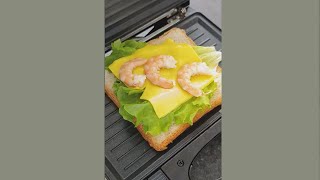 Mini shrimp breakfast pizza in 5 minutes How to cook food cooking recipe shorts tiktok [upl. by Dimmick]