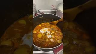 طريقة عمل صالونة دجاج بوصفة سهله ولذيذ😋recipt recipt yumichickencurrynadiacooks [upl. by Balthazar]