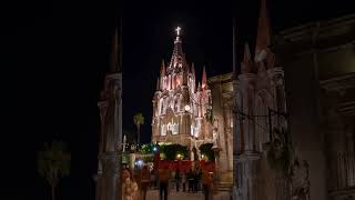 Parroquia de San Miguel Arcángel por la noche Imágenes de enriquebarquet [upl. by Schriever385]