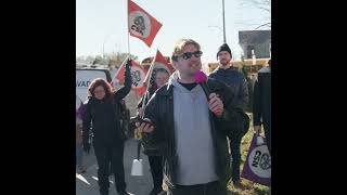 Rassemblement dappui aux grévistes de LEntreToit [upl. by Nurav286]