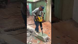 Parte 2  Quebrando a viga com a bruta 🤘🏼😁 dewalttools construção dewalt dewalttough tools [upl. by Mohandas]