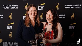 Lotte Tabbers en Isis Mihrimah Cabolet winnen het Gouden Kalf voor Beste Scenario Speelfilm 2024 [upl. by Tsenre625]