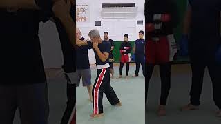 Enchaînement muay thai [upl. by Rebhun699]