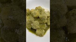 Receta de gnocchi con pesto alla genovese [upl. by Eima]