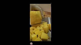 OH LA LAH MANGO 🥭 BIG JUICY AND SWEETLETS PEEL AND CUT ASMR [upl. by Malcah496]