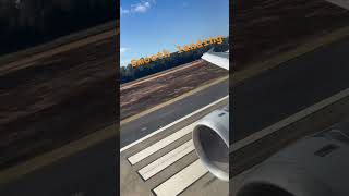 American Airlines A321 landing in Atlanta Airport Smooth landing Can you do it better aateam [upl. by Bullard961]