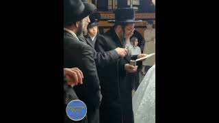 Skulen Lakewood Rebbe Is Mesader Kiddushin For One Of Jis Chassidim  5784 [upl. by Molton]