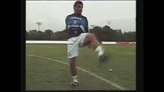 Maradona palleggia con pallina da tennis e pallina da golf 1994 [upl. by Oiramed806]