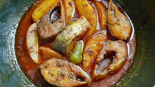 আলু দিয়ে ইলিশ মাছের ঝোল  Aloo Diye Ilish Macher Jhol Recipe  Hilsa Curry Recipe In Bengali [upl. by Aihsekat]