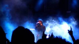 Fabrizio Moro  UN PEZZETTINO  Castelchiodato Live 2011wmv [upl. by Lolly]