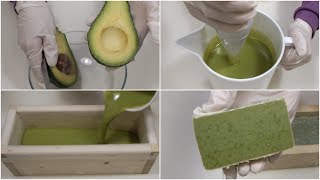 SAPONE NATURALE ALLAVOCADO  DIY Natural Avocado Soap [upl. by Gaylene185]