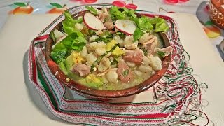 Como hacer Pozole Blanco de Puerco  How to make pozole [upl. by Annaet]