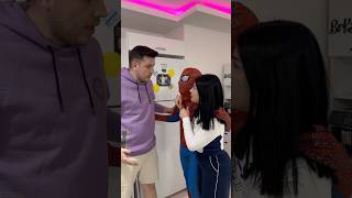 Gözde Akgün  EVİME SPİDERMAN GELDİ OHAA😱  gözdeakgün shorts reklamdegil [upl. by Yllime]