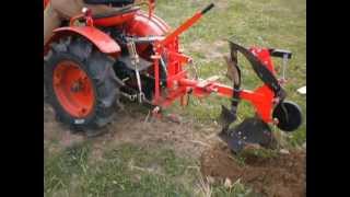 Arado reversible tk210 en Kubota B7000DAVI [upl. by Pollerd]