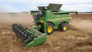 John Deere S780  Harvesting Clover Seed [upl. by Ytteb]